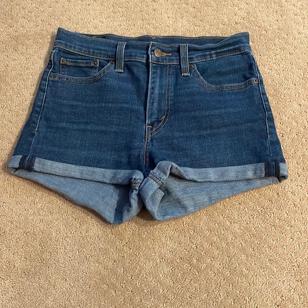Womens Levi shorts
